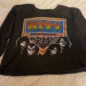 Kiss Cropped Crew Neck